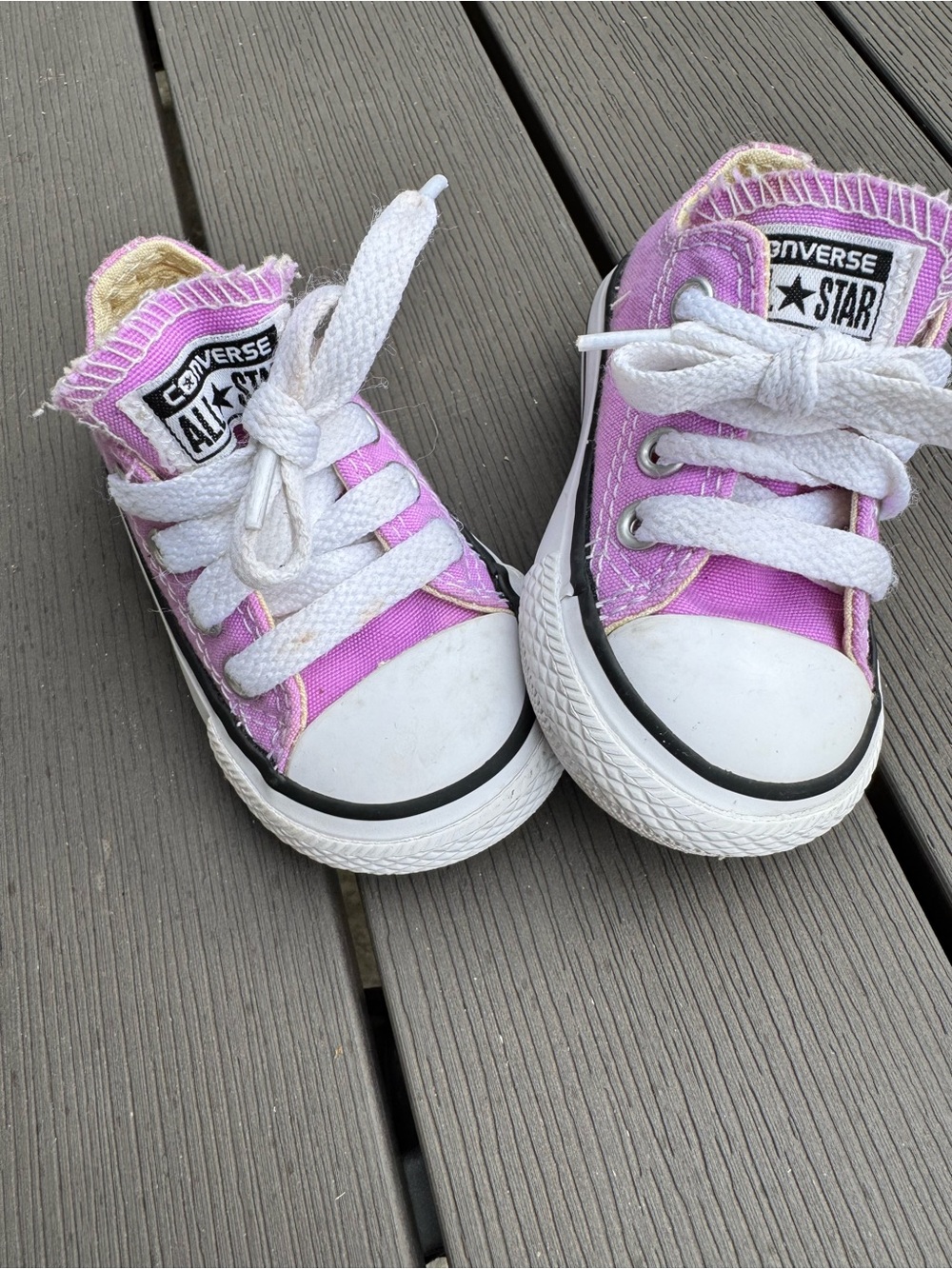 Converse Chuck Taylor All Star Low-Top Sneaker -Baby / Toddler Size 3